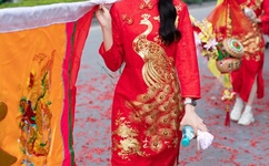 两腿间花蒂被吸得肿了电影